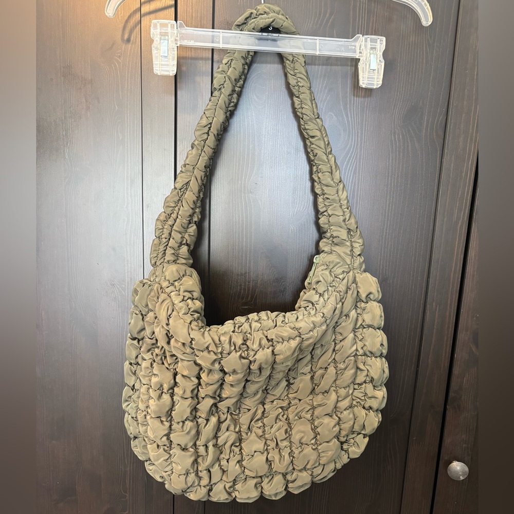 No Boundaries Women's Quilted Puffer Oversized Shoulder Hobo Bag, Olive